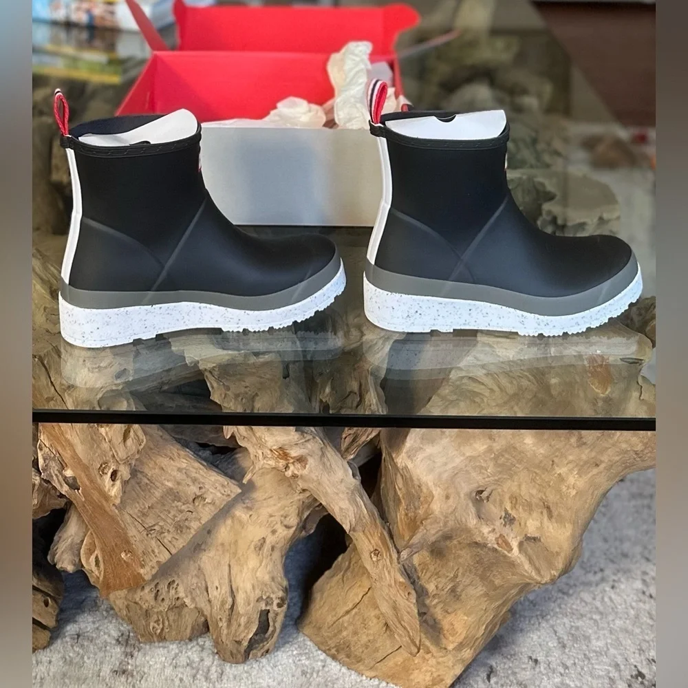RARE HUNTER NWT ORIGINAL PLAY SPECKLED PLATFORM RAIN BOOT (Women) in Onyx